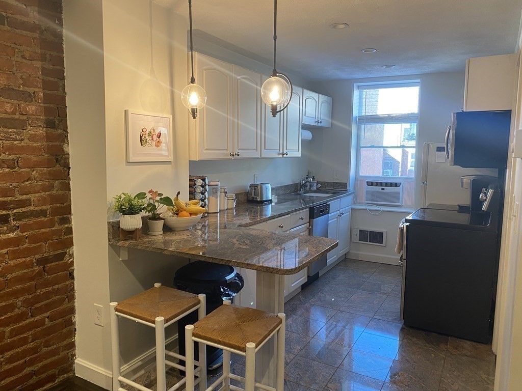 2 bed, 1 bath apartment for rent at 201 Salem St Unit 5, North End — photo 3 of 7