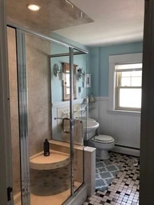 4 bed, 2 bath apartment for rent at 201 Samoset Ave, Hull — photo 11 of 22