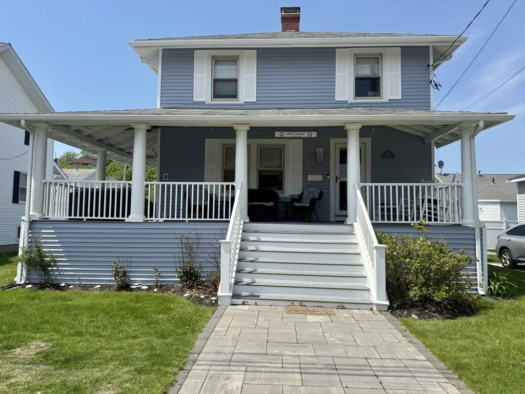 4 bed, 2 bath apartment for rent at 201 Samoset Ave, Hull — photo 1 of 23