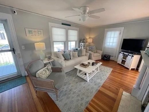 4 bed, 2 bath apartment for rent at 201 Samoset Ave, Hull — photo 8 of 23