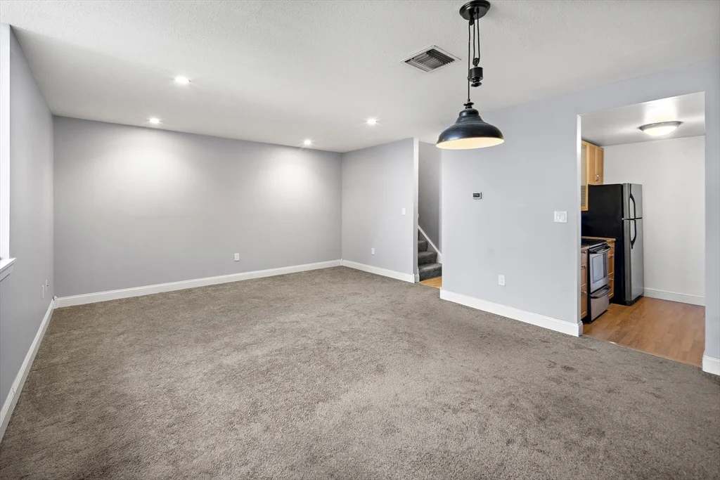 2 bed, 1 bath apartment for rent at 201 Thorndike St Unit 205, Lowell — photo 7 of 13