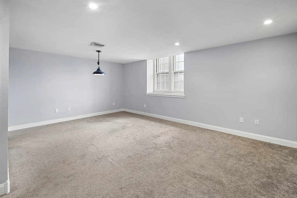 2 bed, 1 bath apartment for rent at 201 Thorndike St Unit 205, Lowell — photo 5 of 13