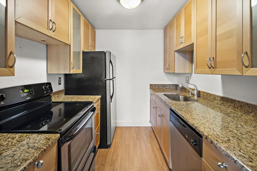2 bed, 1 bath apartment for rent at 201 Thorndike St Unit 205, Lowell — photo 9 of 13