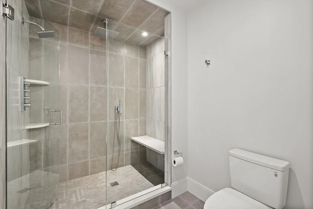 3 bed, 2 bath apartment for rent at 201 W 8th St Unit 3A, South Boston — photo 22 of 32
