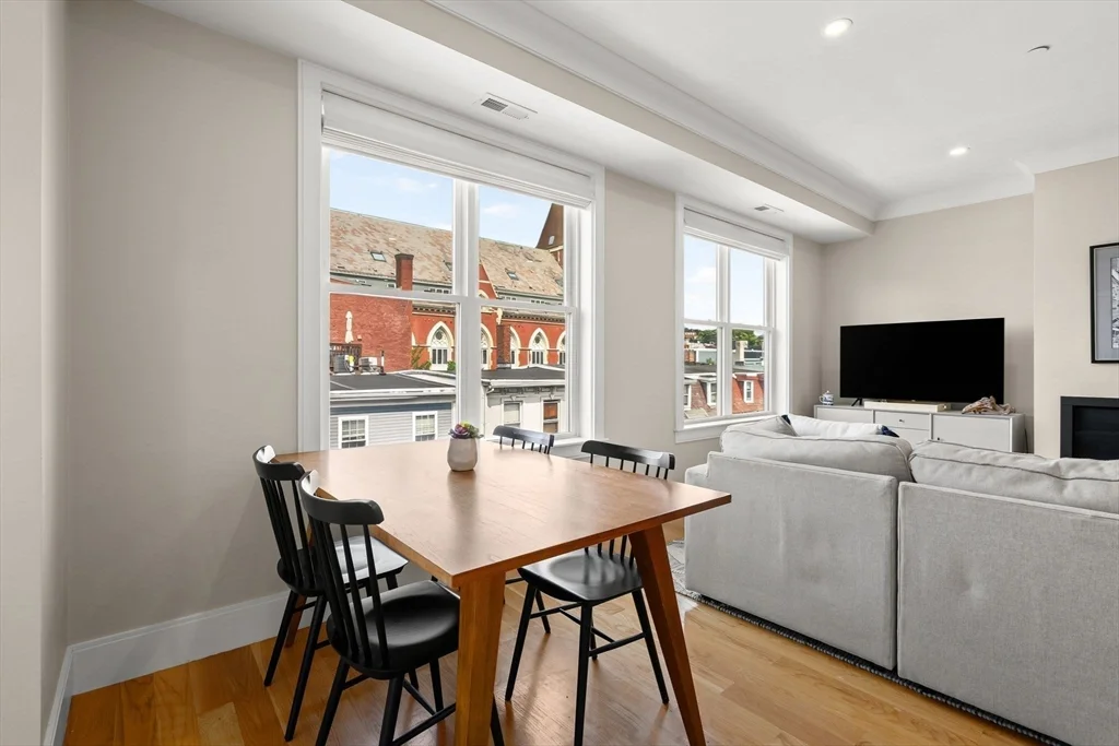 3 bed, 2 bath apartment for rent at 201 W 8th St Unit 3A, South Boston — photo 11 of 32