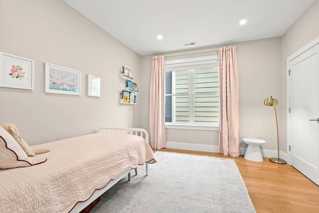 3 bed, 2 bath apartment for rent at 201 W 8th St Unit 3A, South Boston — photo 16 of 32