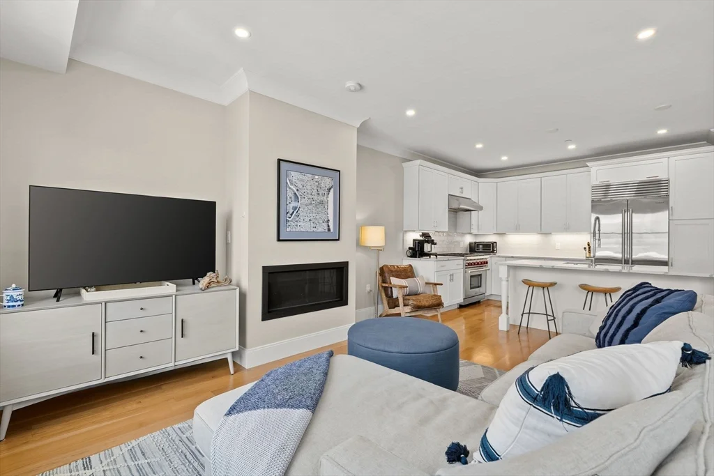 3 bed, 2 bath apartment for rent at 201 W 8th St Unit 3A, South Boston — photo 9 of 32