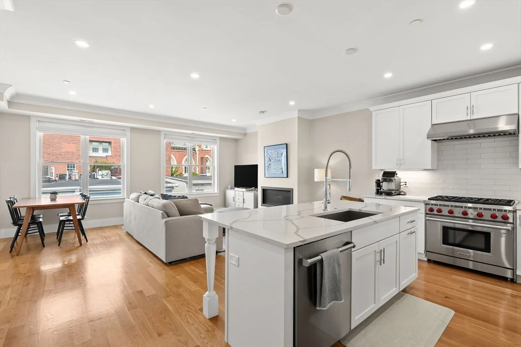 3 bed, 2 bath apartment for rent at 201 W 8th St Unit 3A, South Boston