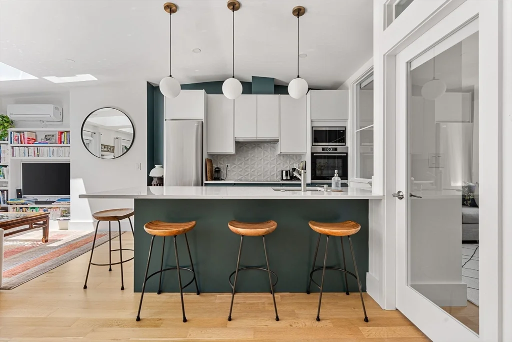 2 bed, 2 bath apartment for rent at 201 West Springfield Unit 3, South End — photo 3 of 32