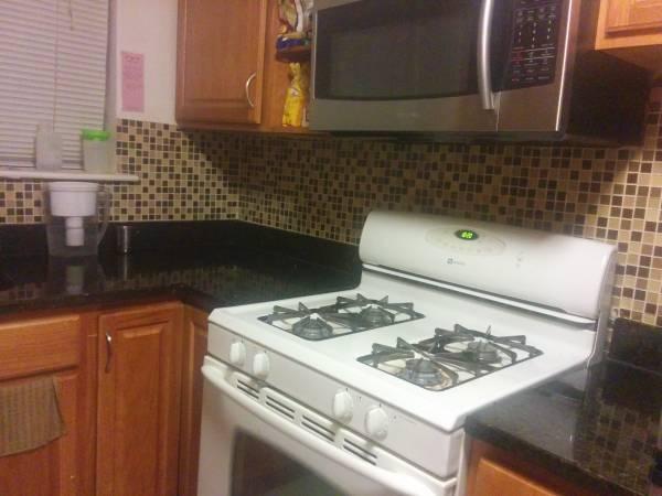 2 bed, 1 bath apartment for rent at 2012 Commonwealth Ave Unit Be, Brighton — photo 4 of 9