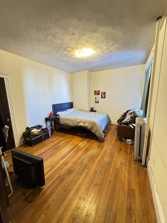 1 bed, 1 bath apartment for rent at 2013 Commonwealth Ave Unit 1R, Brighton — photo 5 of 9