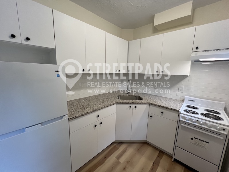 1 bed, 1 bath apartment for rent at 2018 Commonwealth Ave Unit 1, Brighton — photo 2 of 23