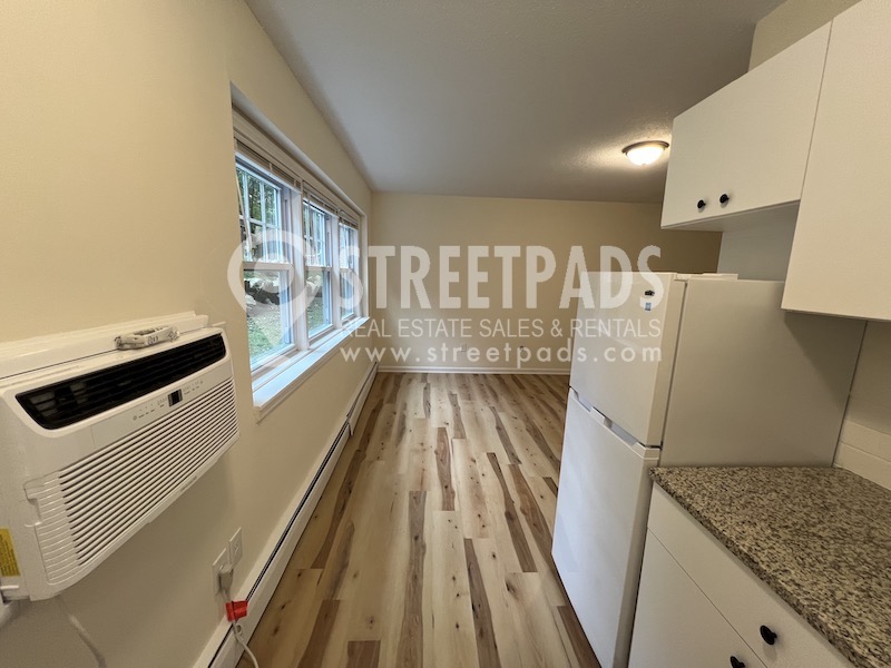 1 bed, 1 bath apartment for rent at 2018 Commonwealth Ave Unit 1, Brighton — photo 4 of 23