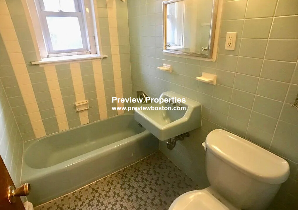 Studio bed, 1 bath apartment for rent at 2018 Commonwealth Ave Unit 22P, Brighton — photo 7 of 7