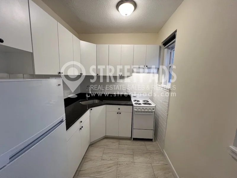 Studio bed, 1 bath apartment for rent at 2018 Commonwealth Ave Unit 23, Brighton — photo 2 of 20