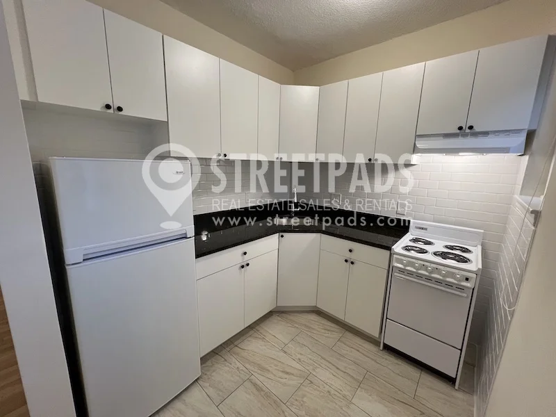Studio bed, 1 bath apartment for rent at 2018 Commonwealth Ave Unit 23, Brighton