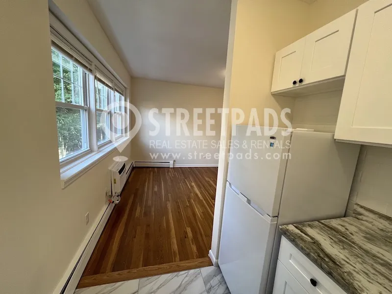 Studio bed, 1 bath apartment for rent at 2018 Commonwealth Ave Unit 31, Brighton — photo 4 of 21