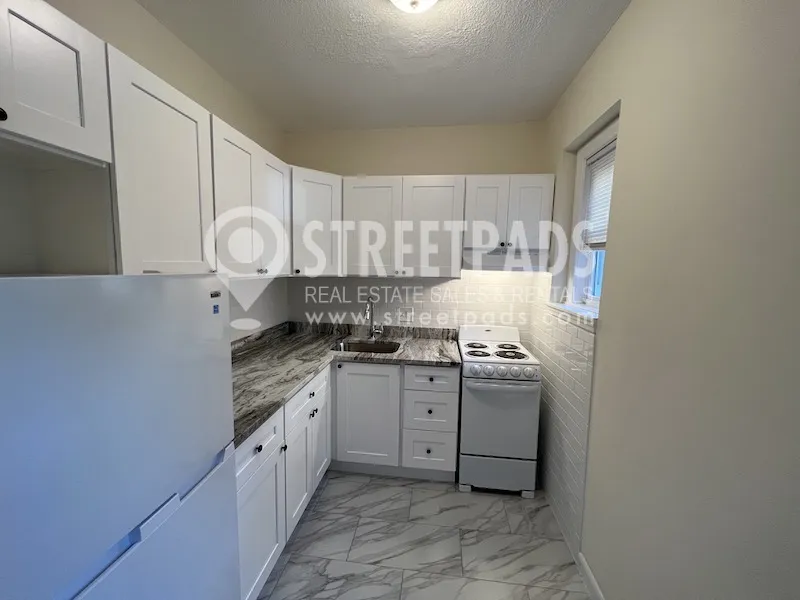 Studio bed, 1 bath apartment for rent at 2018 Commonwealth Ave Unit 31, Brighton