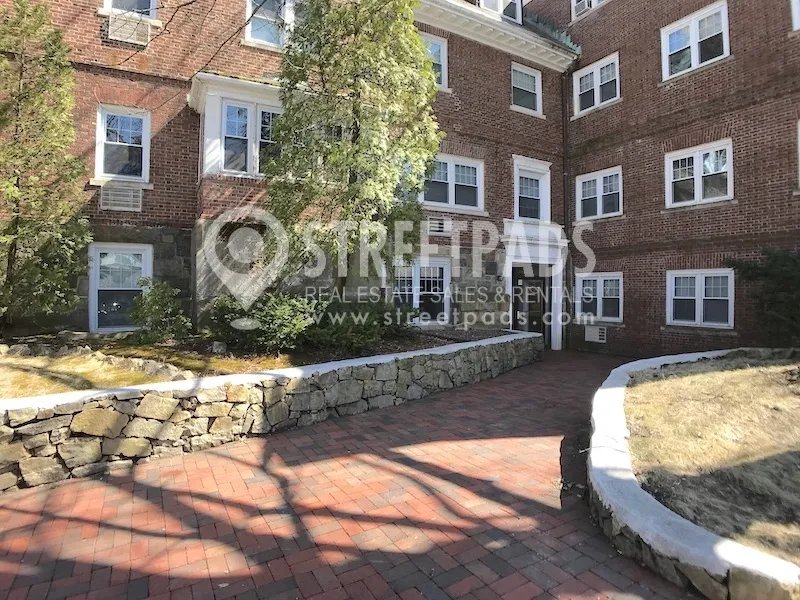 Studio bed, 1 bath apartment for rent at 2018 Commonwealth Ave Unit 32, Brighton — photo 17 of 24