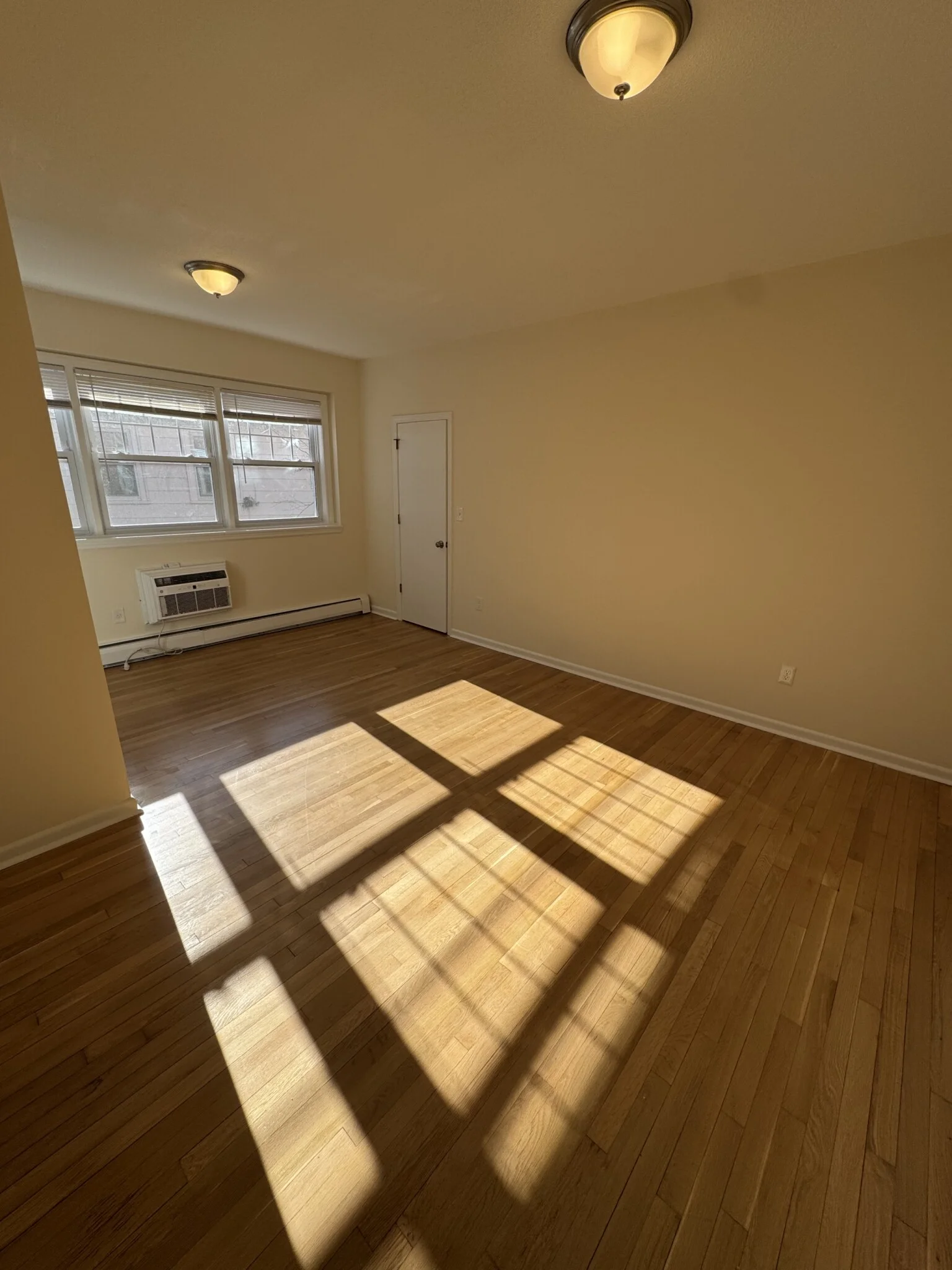 Studio bed, 1 bath apartment for rent at 2018 Commonwealth Ave Unit 33, Brighton — photo 6 of 7