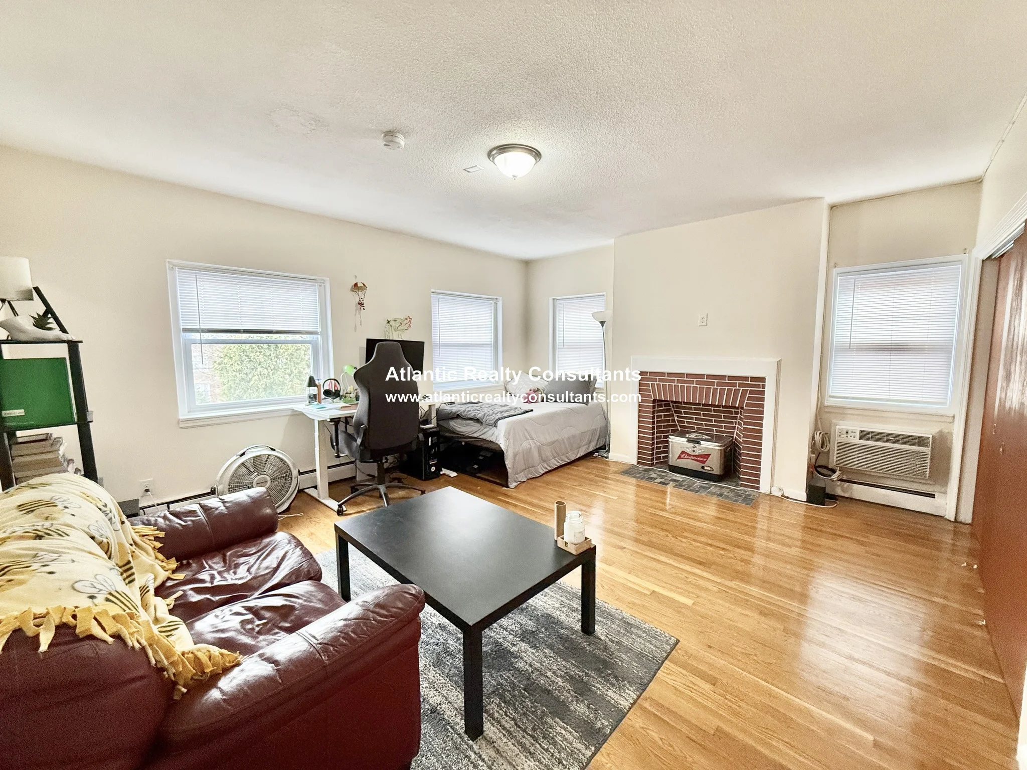 Studio bed, 1 bath apartment for rent at 2018 Commonwealth Ave Unit 38, Brighton — photo 1 of 7