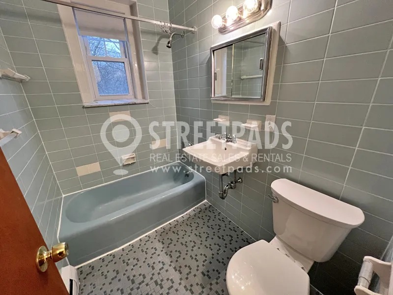 Studio bed, 1 bath apartment for rent at 2018 Commonwealth Ave Unit 42, Brighton — photo 7 of 18