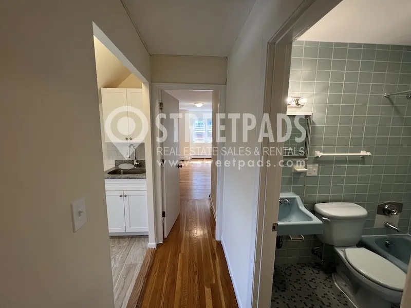 1 bed, 1 bath apartment for rent at 2018 Commonwealth Ave Unit 47, Brighton — photo 6 of 35