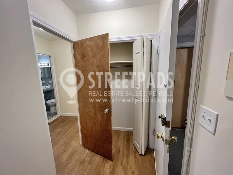 Studio bed, 1 bath apartment for rent at 2018 Commonwealth Ave Unit 7, Brighton — photo 3 of 18