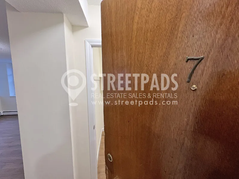 Studio bed, 1 bath apartment for rent at 2018 Commonwealth Ave Unit 7, Brighton — photo 5 of 18