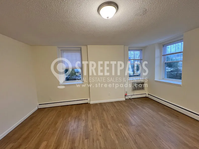 Studio bed, 1 bath apartment for rent at 2018 Commonwealth Ave Unit 7, Brighton — photo 8 of 18