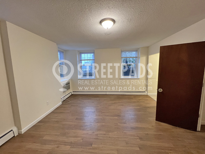 Studio bed, 1 bath apartment for rent at 2018 Commonwealth Ave Unit 7, Brighton — photo 7 of 18