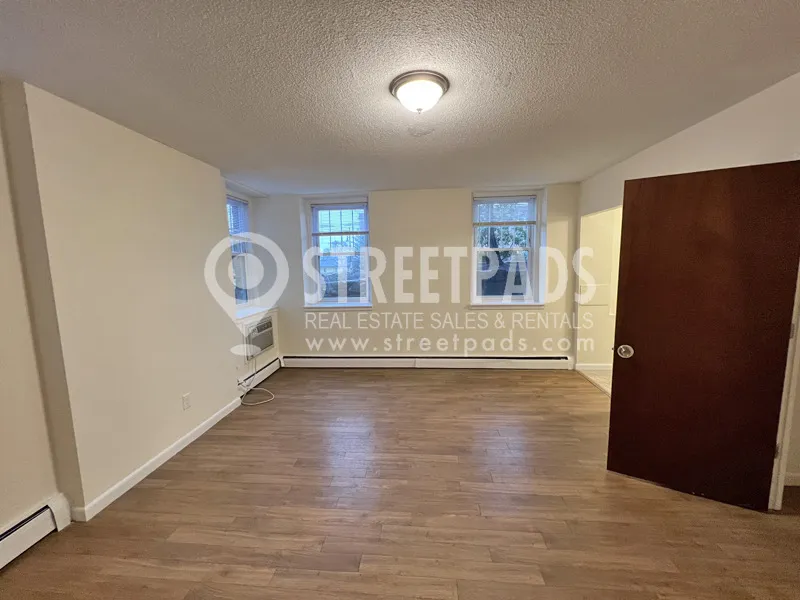 Studio bed, 1 bath apartment for rent at 2018 Commonwealth Ave Unit 7, Brighton — photo 7 of 18