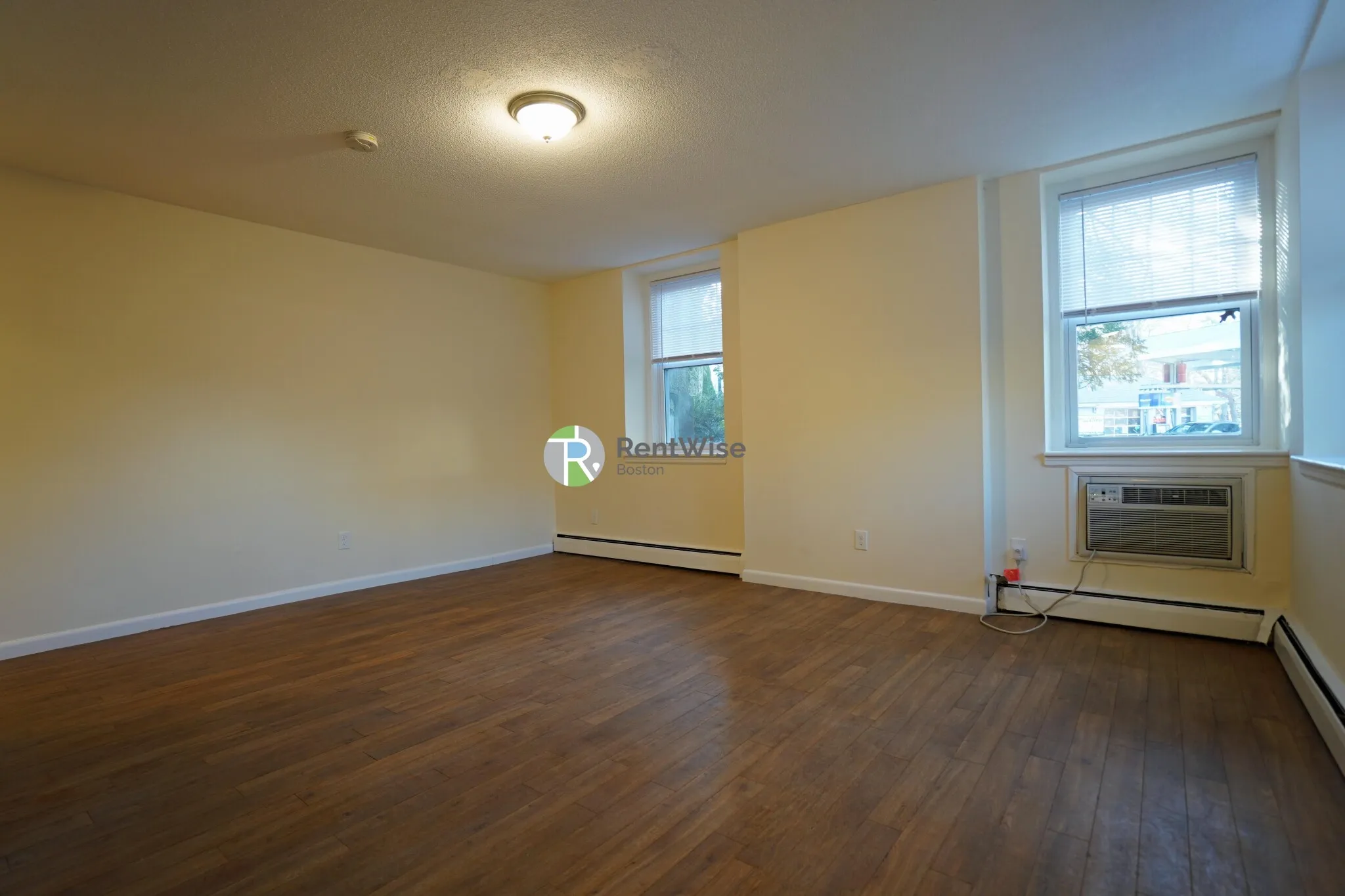 Studio bed, 1 bath apartment for rent at 2018 Commonwealth Ave Unit 7, Brighton