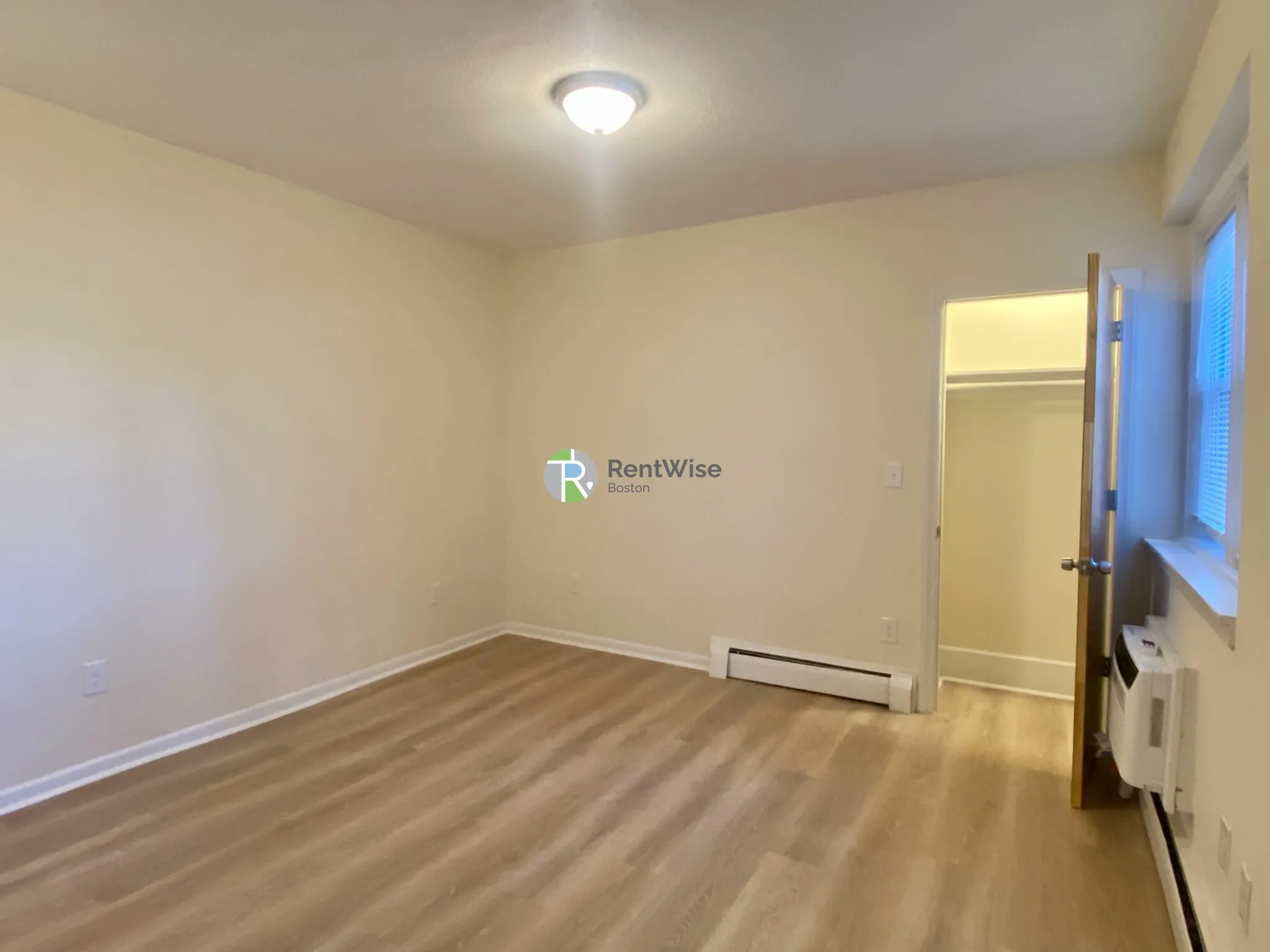 Studio bed, 1 bath apartment for rent at 2018 Commonwealth Ave Unit 9, Brighton