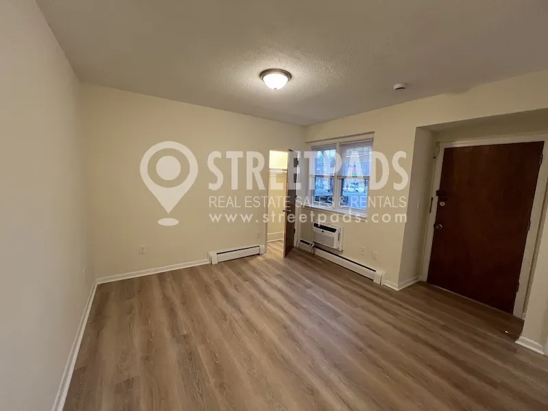Studio bed, 1 bath apartment for rent at 2018 Commonwealth Ave Unit Unit9, Brighton — photo 4 of 21