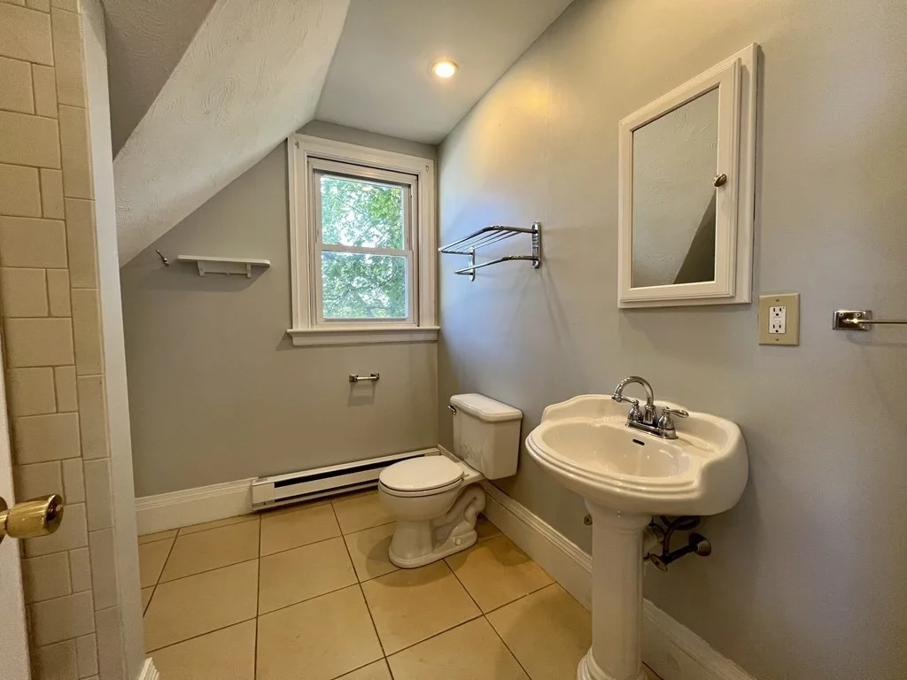1 bed, 1 bath apartment for rent at 202-204 North Washington St Unit 3, North Attleboro — photo 4 of 10