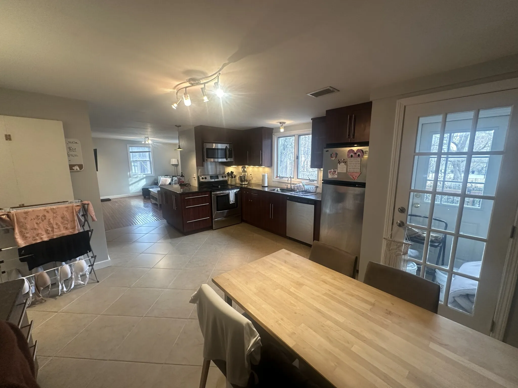 3 bed, 1 bath apartment for rent at 202 3rd St Unit 2, East Cambridge — photo 3 of 31