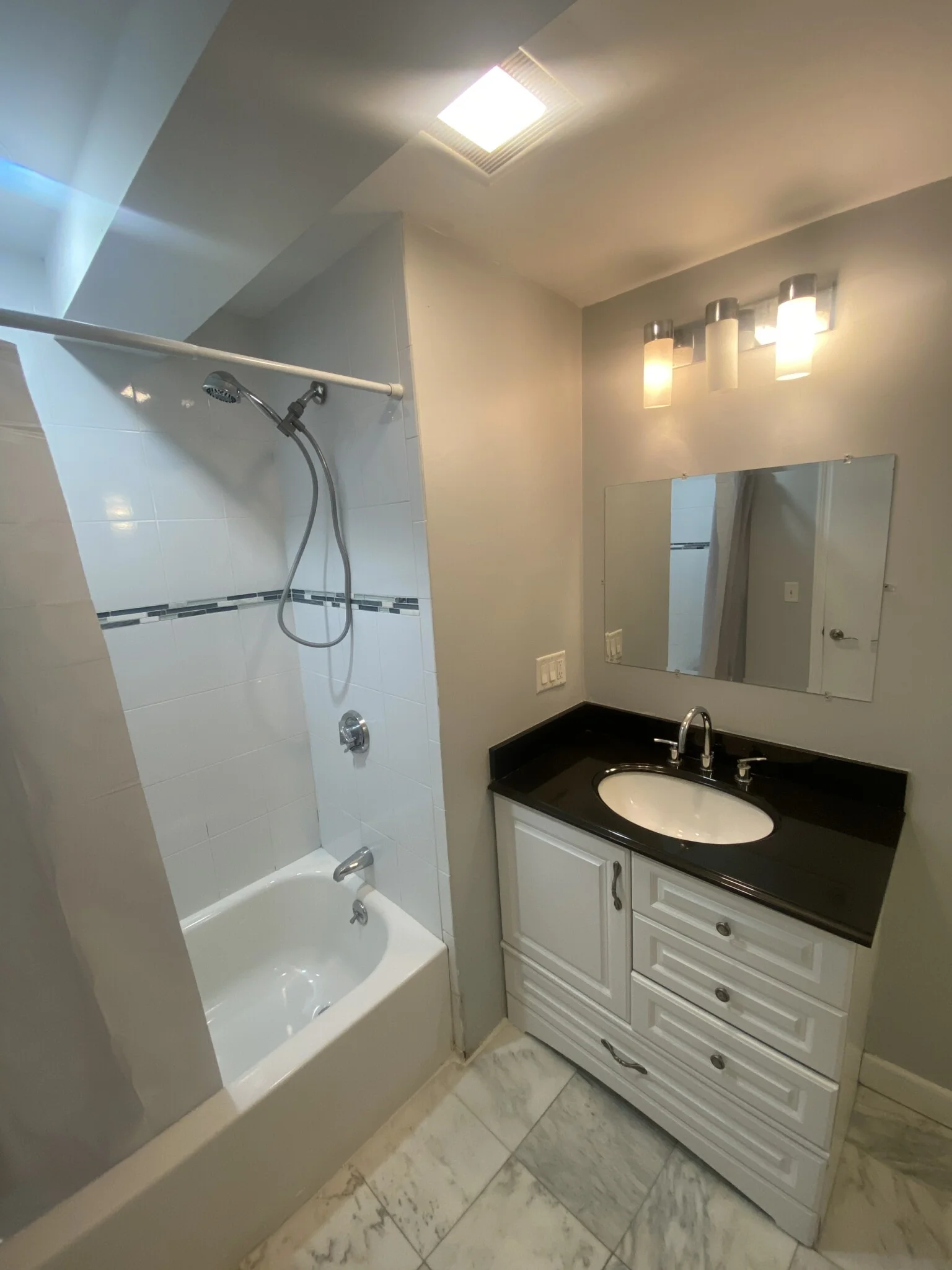 3 bed, 1 bath apartment for rent at 202 3rd St Unit 2, East Cambridge — photo 30 of 31