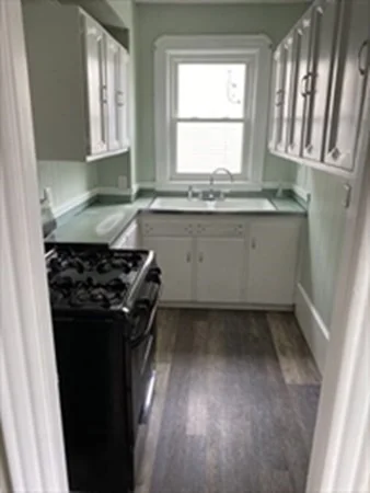 3 bed, 1 bath apartment for rent at 202 Brook St Unit 2, New Bedford — photo 2 of 11