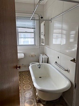 3 bed, 1 bath apartment for rent at 202 Brook St Unit 3, North — photo 8 of 12