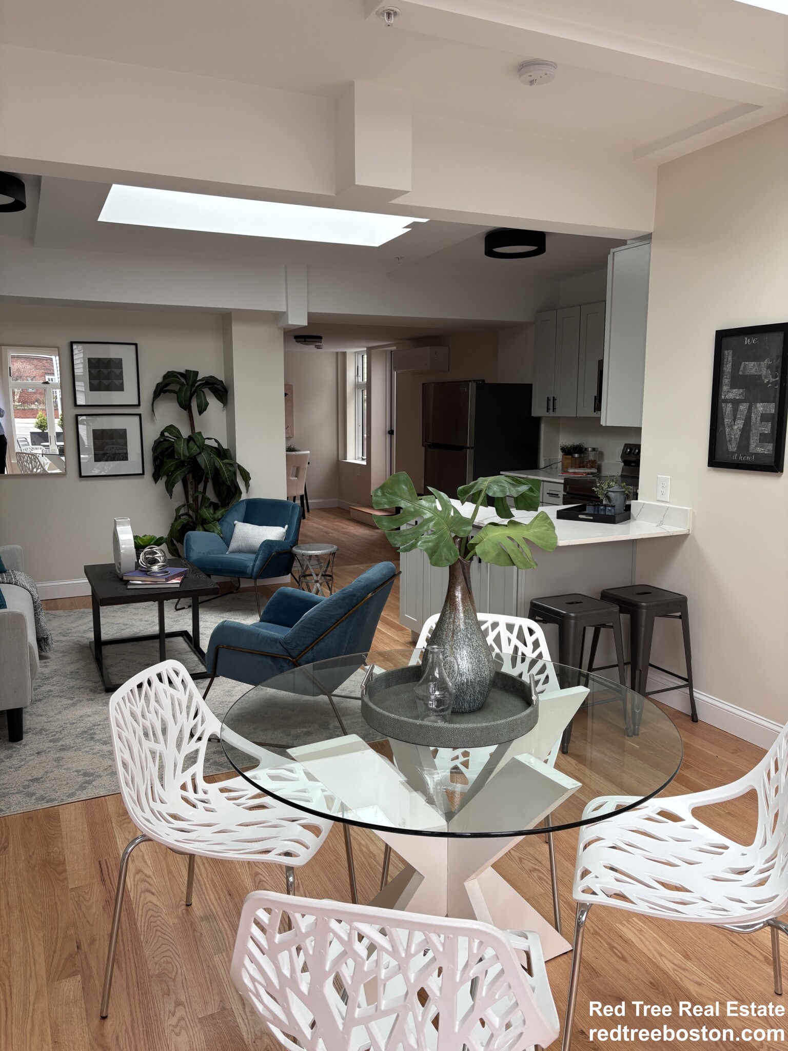 Studio bed, 1 bath apartment for rent at 202 Elm St Unit 3, North Cambridge — photo 2 of 7