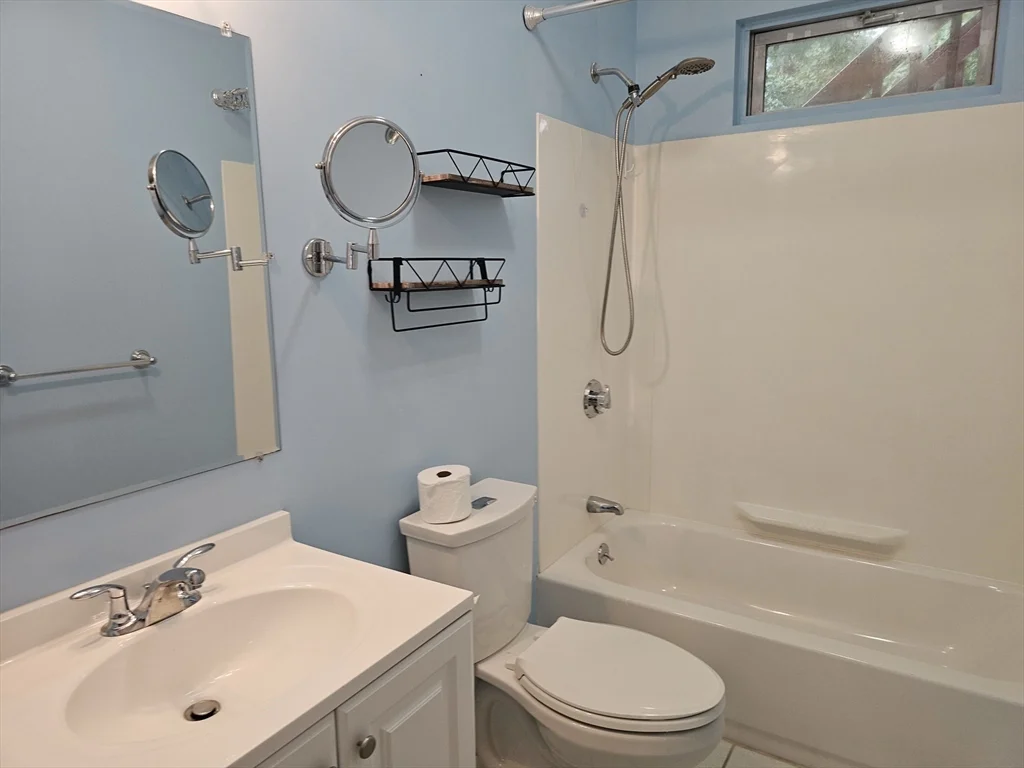4 bed, 3 bath apartment for rent at 202 Falls Blvd, Quincy — photo 10 of 38