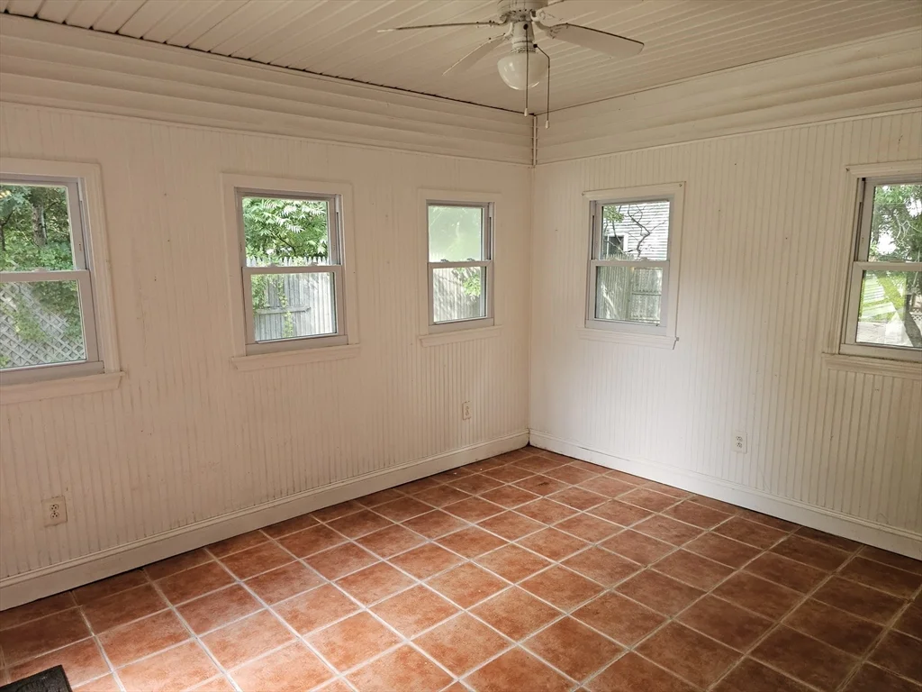 4 bed, 3 bath apartment for rent at 202 Falls Blvd, Quincy — photo 12 of 38