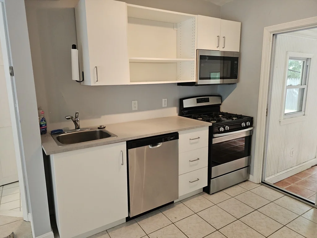 4 bed, 3 bath apartment for rent at 202 Falls Blvd, Quincy — photo 11 of 38