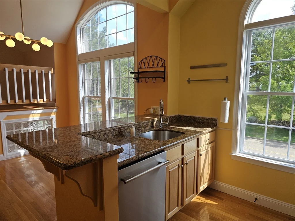 4 bed, 3 bath apartment for rent at 202 Falls Blvd, Quincy — photo 3 of 38