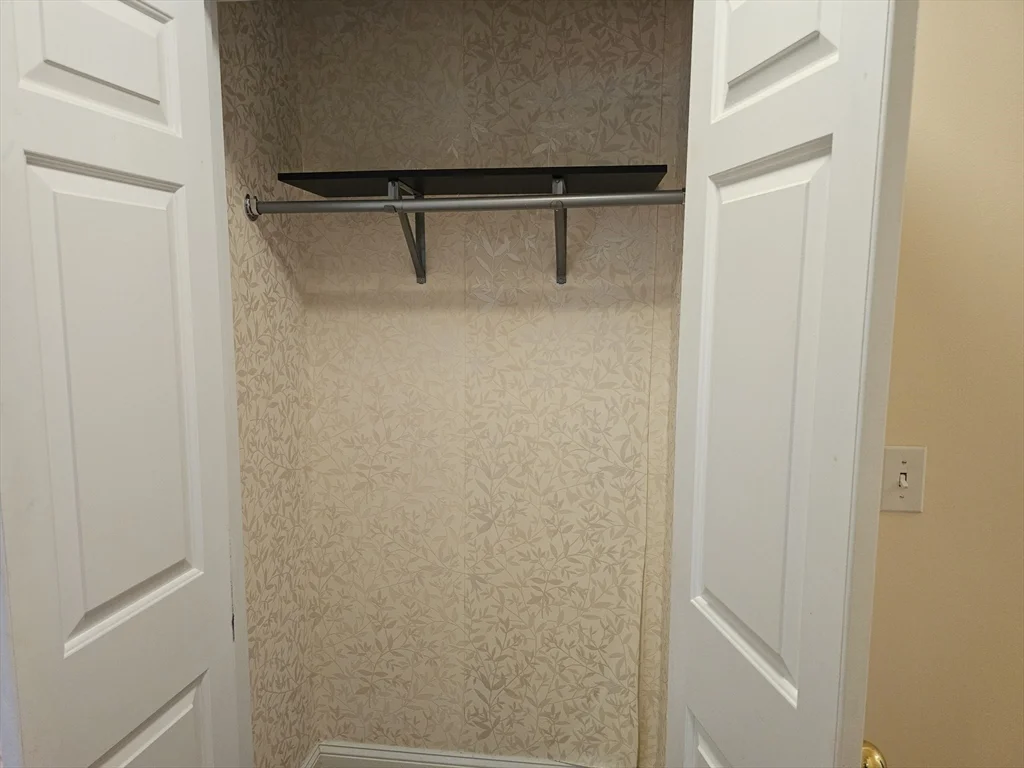 4 bed, 3 bath apartment for rent at 202 Falls Blvd, Quincy — photo 17 of 38