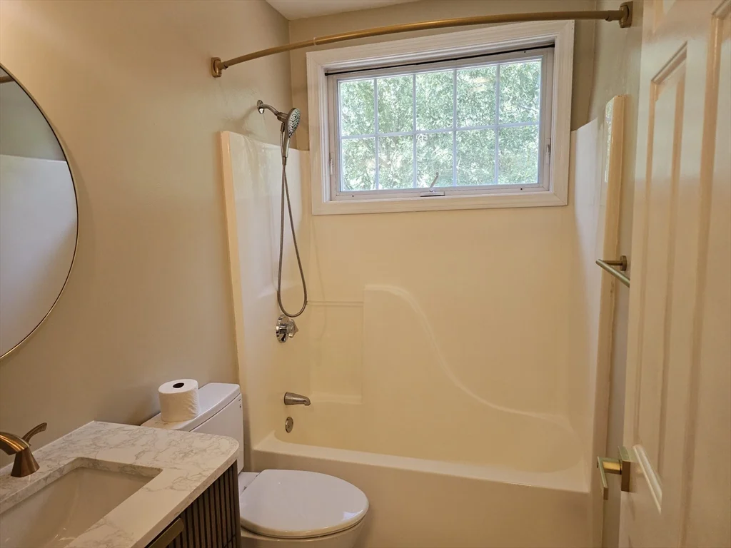 4 bed, 3 bath apartment for rent at 202 Falls Blvd, Quincy — photo 15 of 38