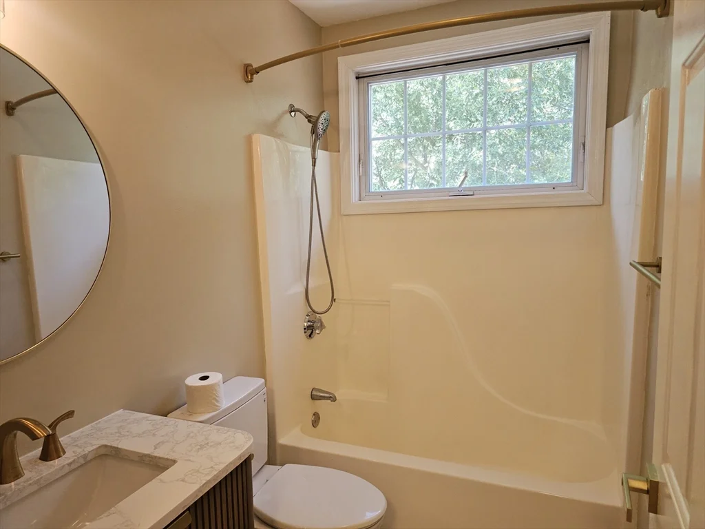 4 bed, 3 bath apartment for rent at 202 Falls Blvd, Quincy — photo 16 of 38
