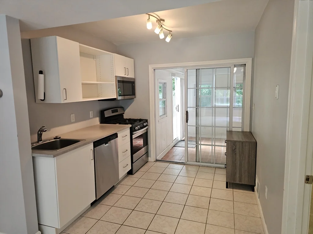 4 bed, 3 bath apartment for rent at 202 Falls Blvd, Quincy — photo 27 of 38