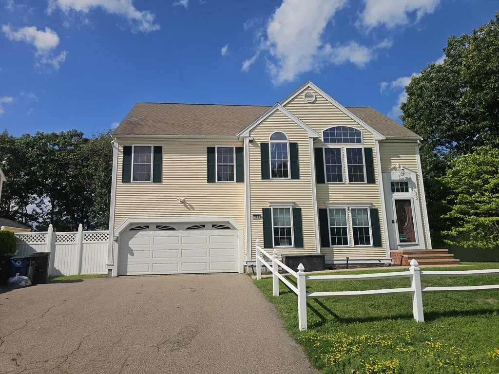 4 bed, 3 bath apartment for rent at 202 Falls Blvd, Quincy — photo 1 of 38